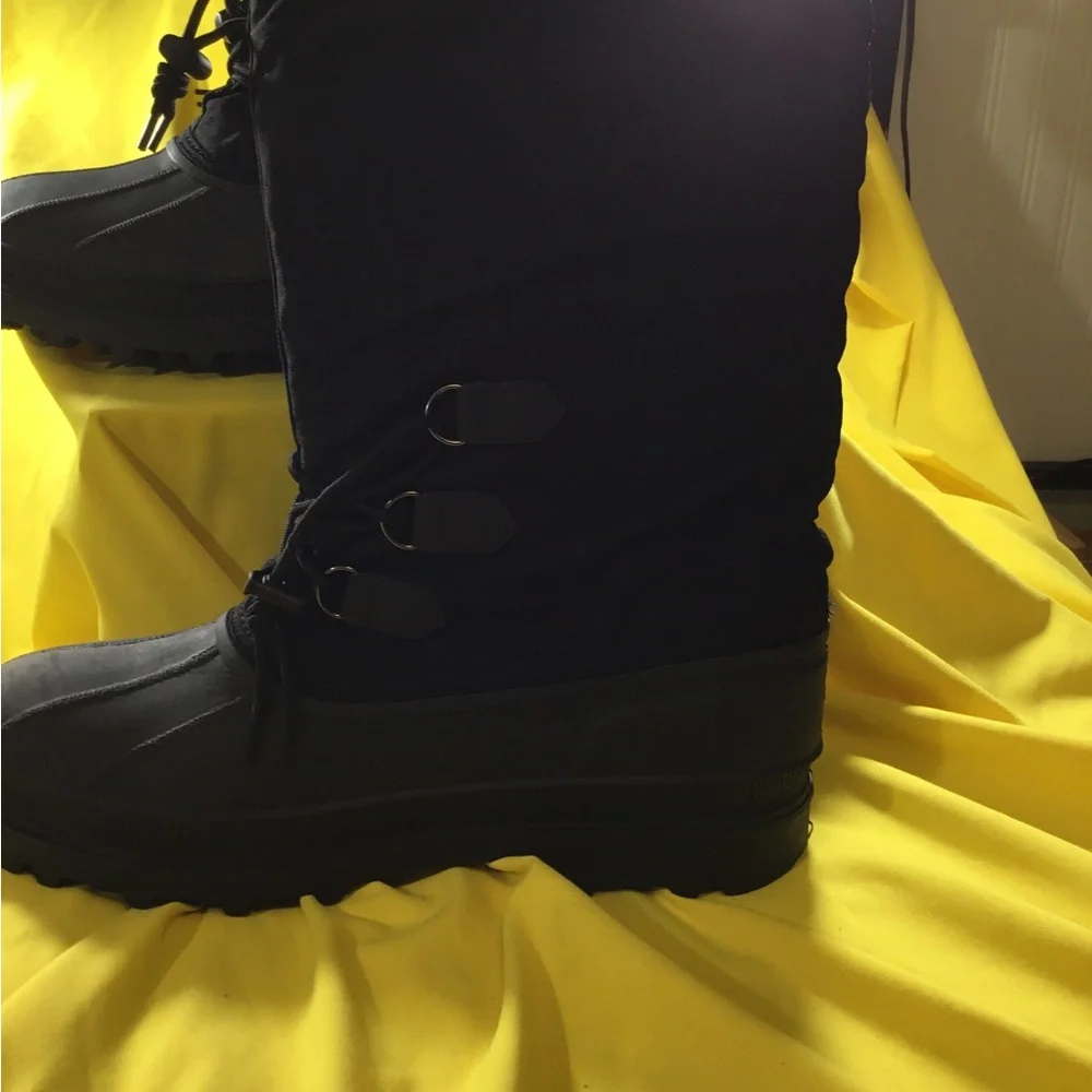 Kamik Men’s Black Insulated Snow Boots SZ 13 gently used